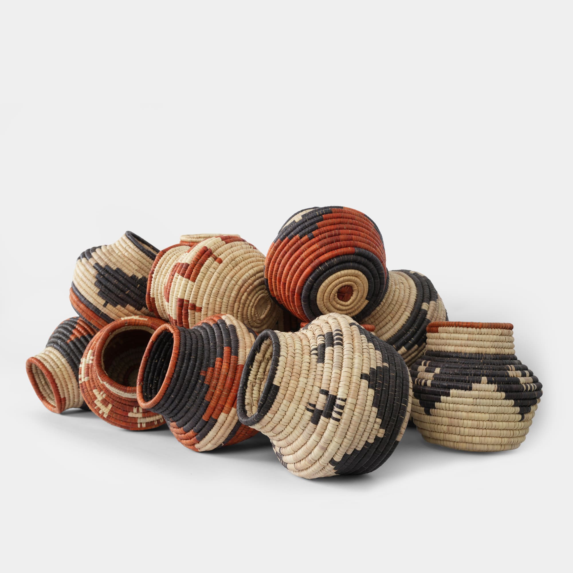HAND WOVEN OLLA BASKETS (NJGU)